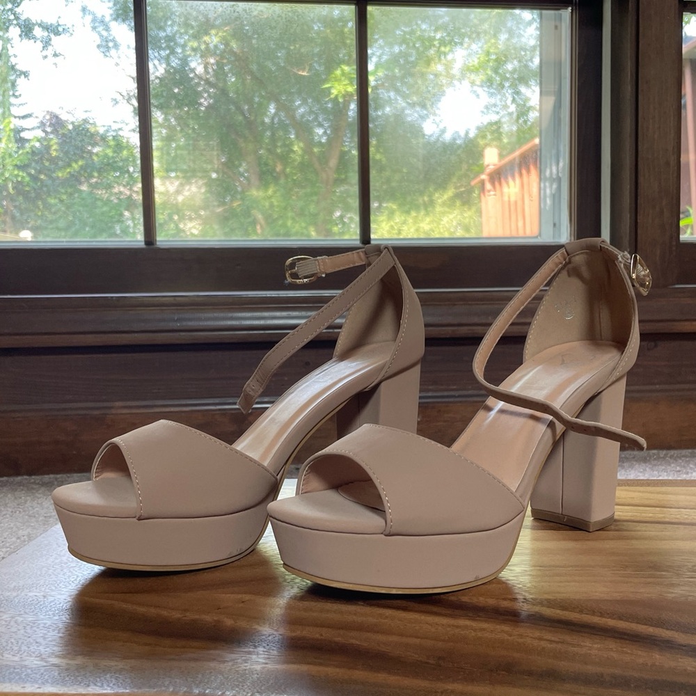 WINDSOR Essentials Chunky Platform Heels